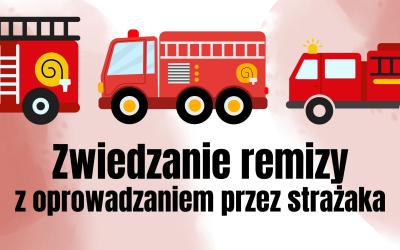 Grafika promująca zwiedzanie remizy z oprowadzaniem przez strażaka. Na biało-czerwonym tle umieszczono 3 wozy strażackie i napisany czarną czcionką tekst.