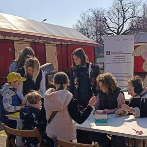 Zbliżenie na uczestników pierwszego festiwalu kół gospodyń wiejskich.