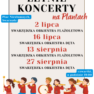 Plakat dotyczący letnich koncertów na swarzędzkich Plantach. Od góry logotypy, treść i grafika przedstawiająca idących i grających orkiestrantów.