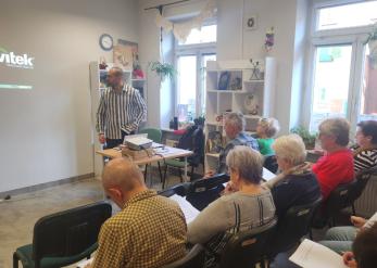 „Co z tym seksem?” – seniorzy rozmawiali o bliskości, emocjach i relacjach.
